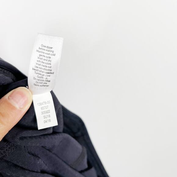 Athleta Black XSmall XS Mesh Textured Crop Capri Leggings Workout Running Pocket - Picture 11 of 11